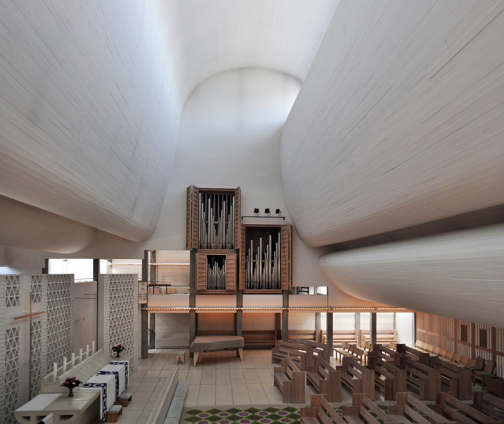 <p>How does the light enter the church?</p>