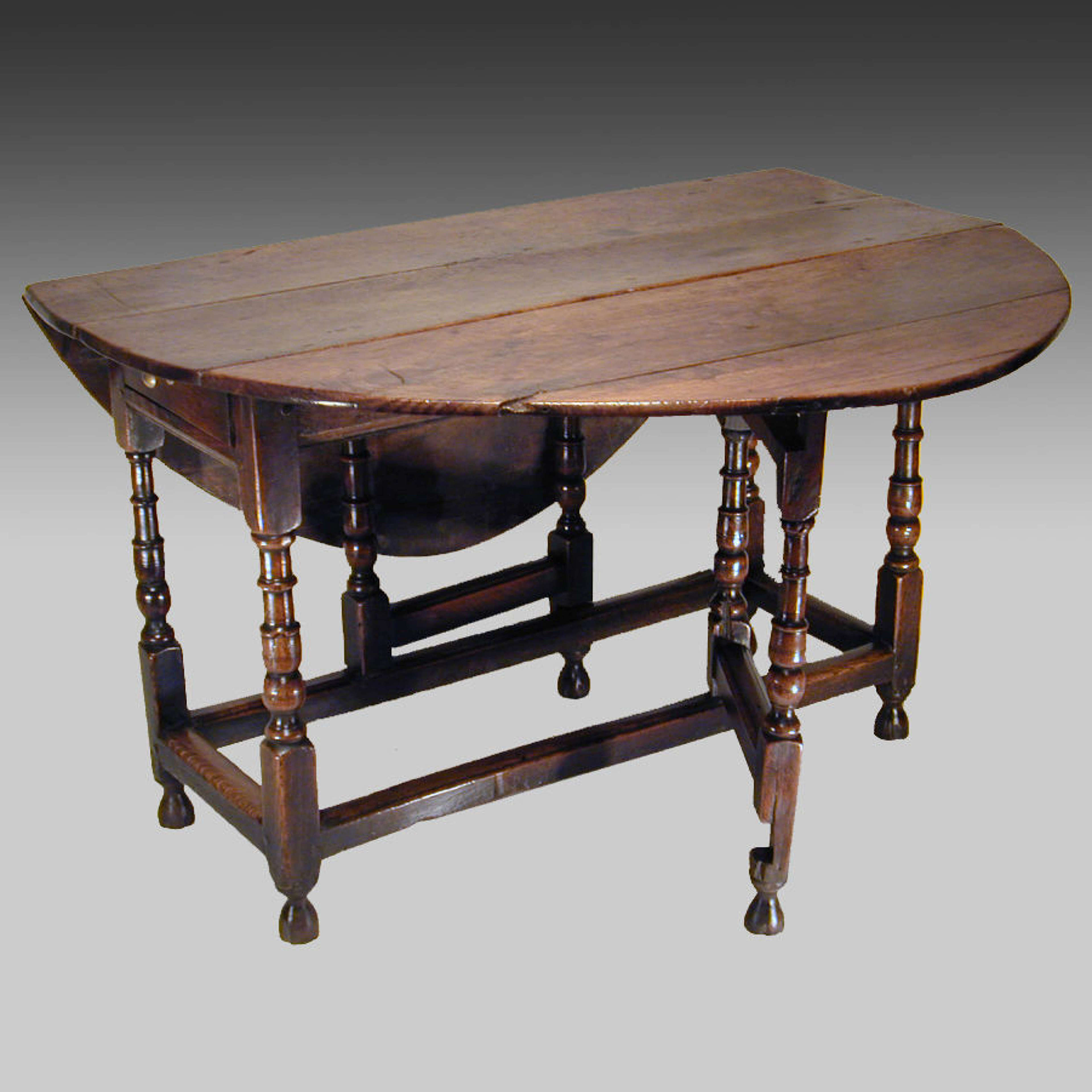 <p>Similar to the gate of a gate-leg table, but it does not have a lower stretcher; Table leg attached by horizontal member at its top to fixed member beneath the table from which it pivots outward on a hinge to support a leaf, as in the butterfly table or an unfolding tabletop, as in the 18th Century card table</p>