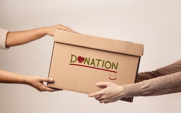 <p>She <strong>volunteers</strong> every Saturday to help children</p>