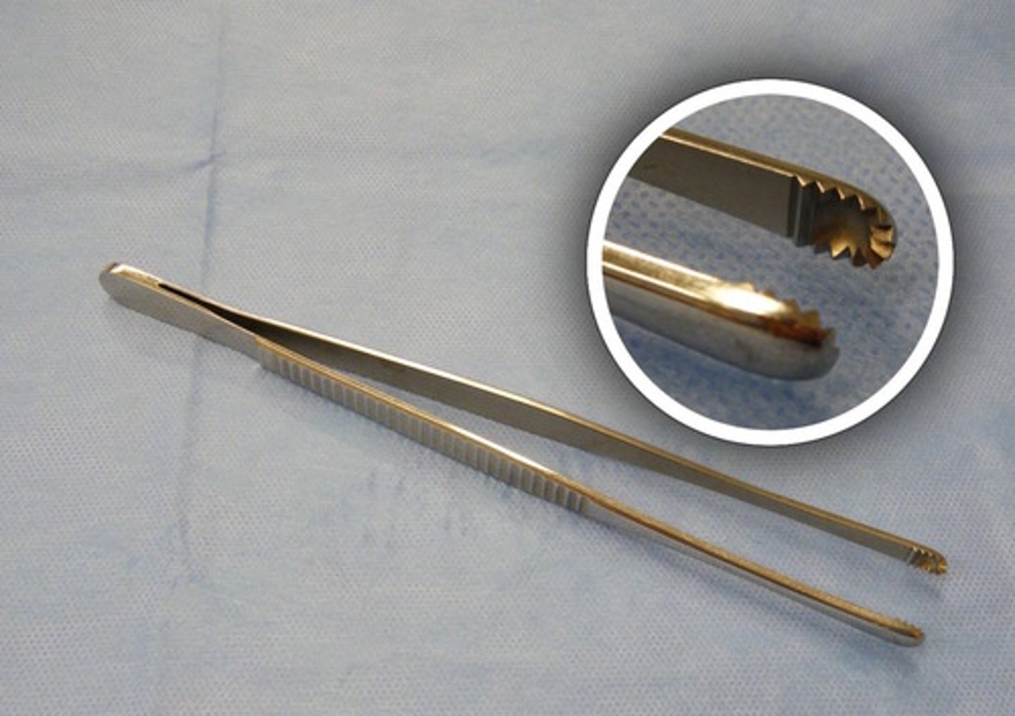 <p>Broad curved surface, Work well for needle holding, Traumatic when used to hold tissues</p>