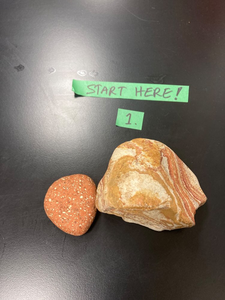 <p>This is ________</p><p>What type of rock is it? ___________</p>
