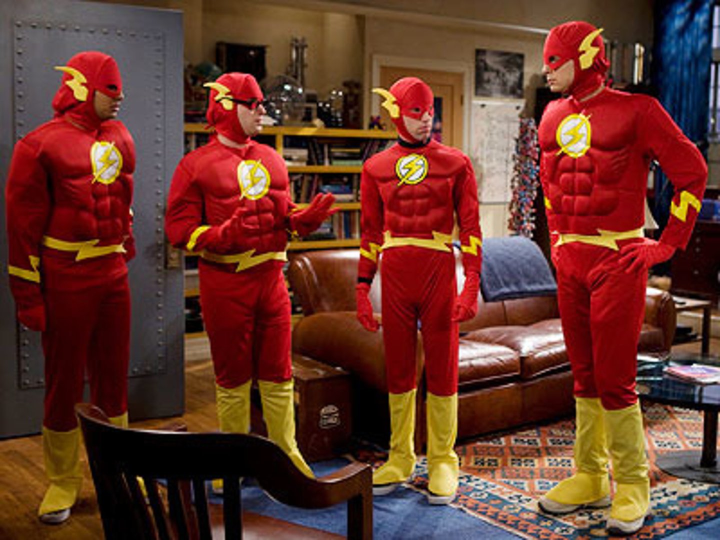 <p>to dress up, to disguise oneself, to put on fancy dress</p>