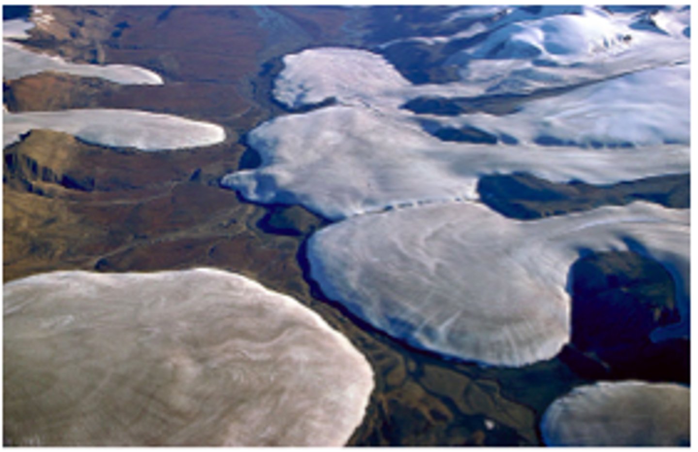 <p>exit the confines of a valley and spread out laterally over a broad and relatively flat area; occur where alpine glaciers encounter a broad flat plain and spread out</p>