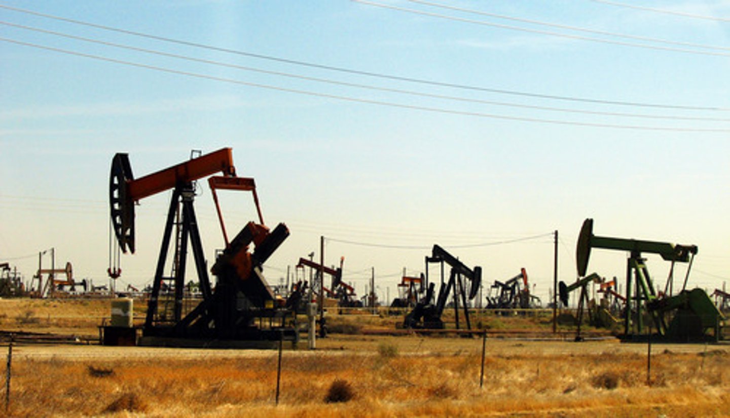 <p>= the most useful<br><br>- 36% of all global fossil fuel CO2 emission<br>... produces about 20% less CO2 than coal in combustion<br><br>HOWEVER<br>... oil extraction can be environmentally damaging in other ways such as oil spills<br><br>e.g., Deepwater Horizon accident (2010), Tar Sands extraction (Alberta, Canada)<br>... proven oil reserves are good for around 50 years</p>