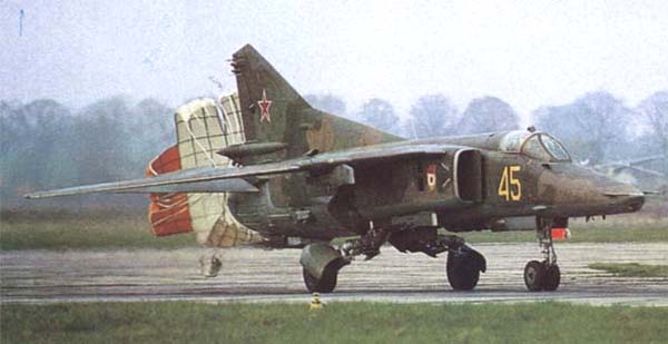 <p>FLOGGER J, MiG-27, МиГ-27 (Chiselled nose, D-shaped intakes, variable sweep wing, Single engine, extended vertical stabiliser)</p>