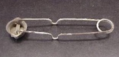 <p>Used to light Bunsen burners. The flints on strikers are expensive. Do not operate the striker repeatedly just to see the sparks!</p>