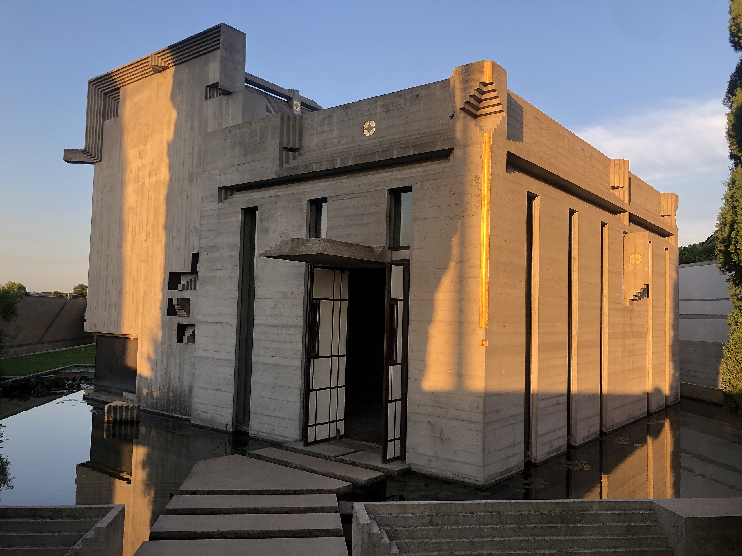 <p>Name &amp; Architect</p>