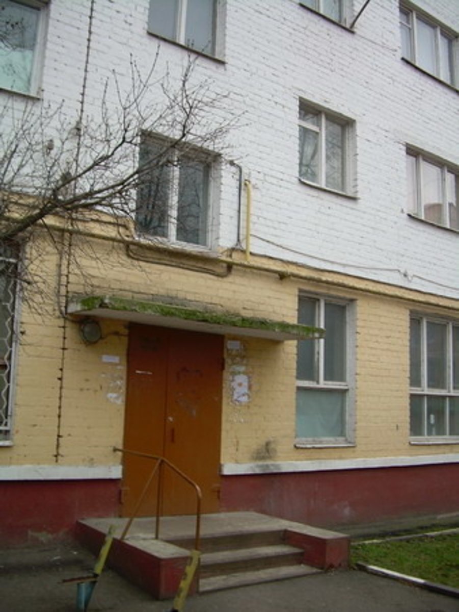 <p>подъезд</p>