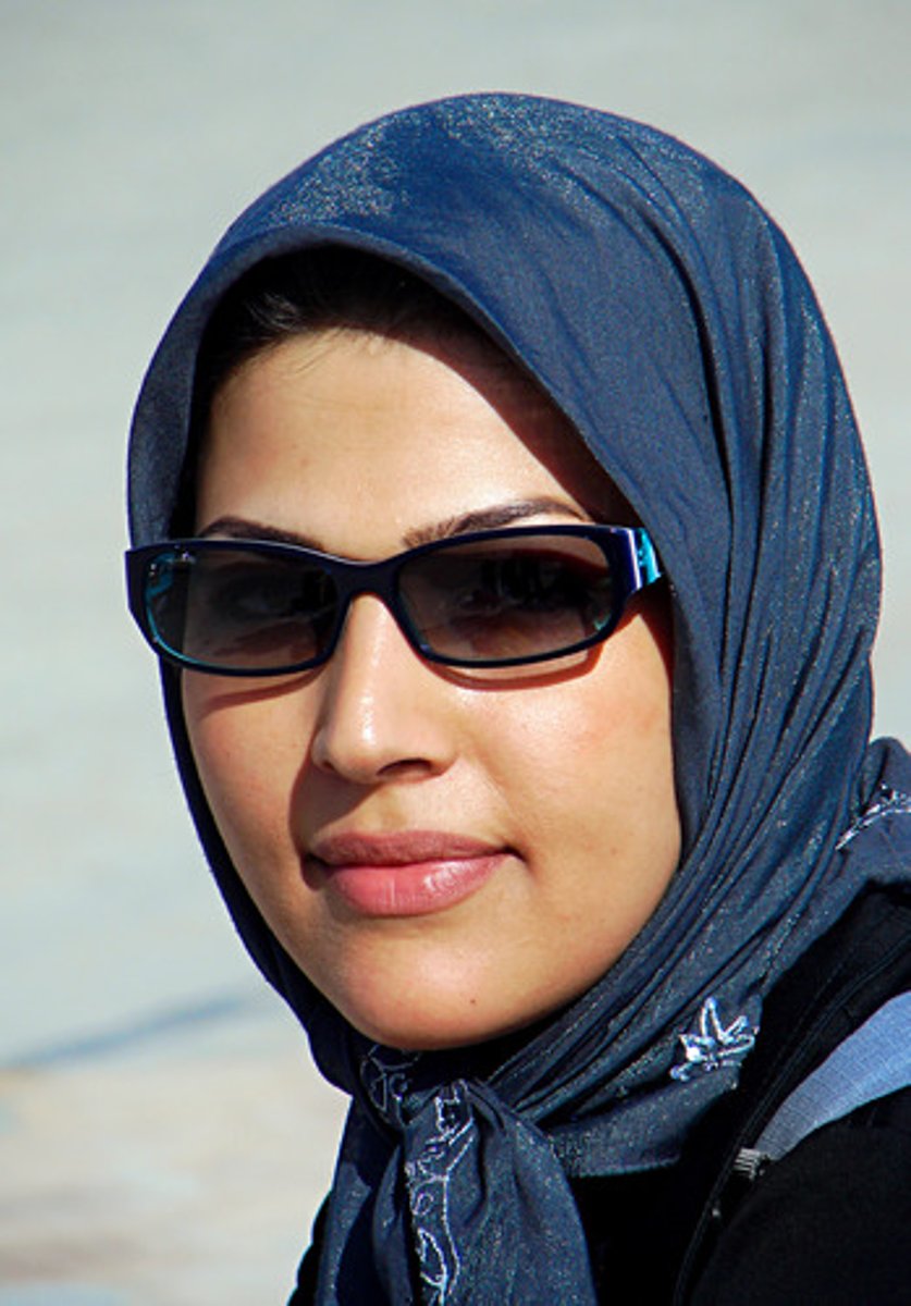 <p>A head covering worn in public by some Muslim women.</p>