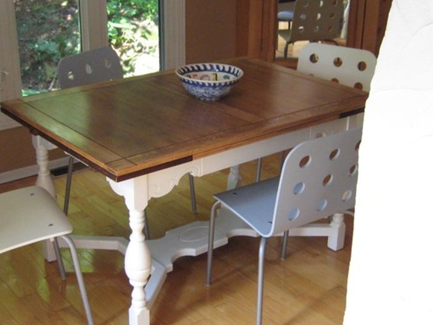 <p>Table, the</p>
