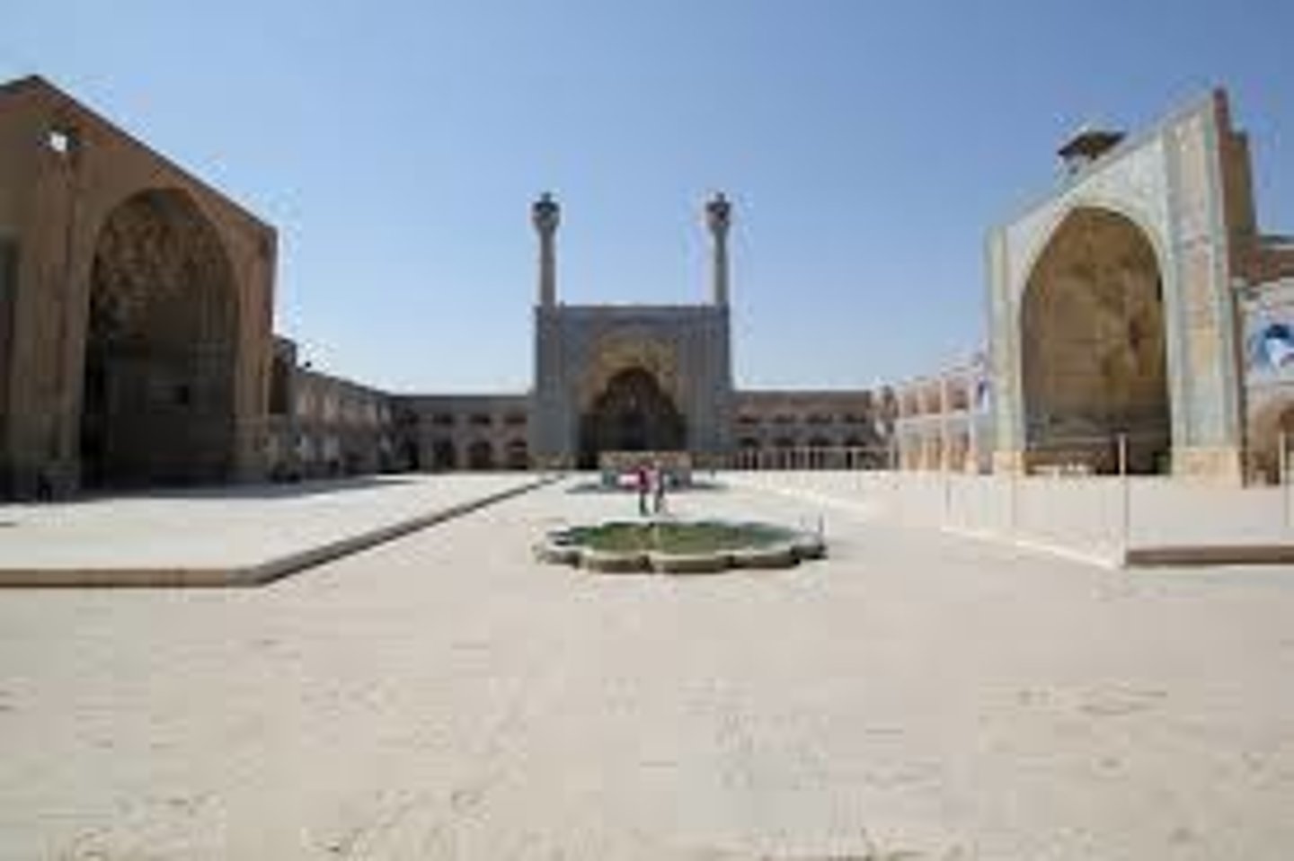 <p>Great Mosque (Masjid-e Jameh)</p>