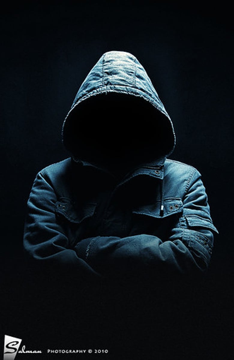 <p>The state of being unknown even in a crowd.</p>