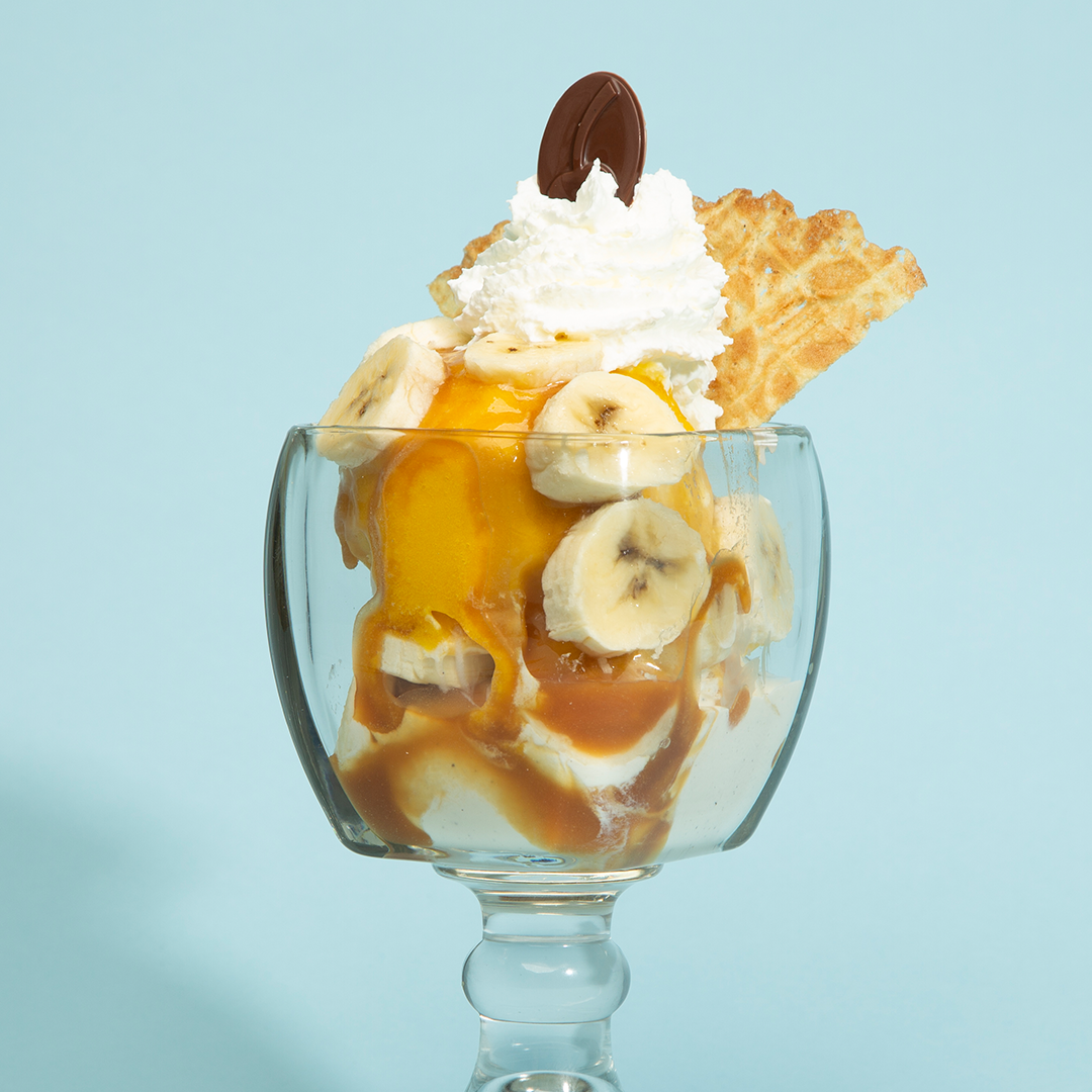 <p></p><ul><li><p>Mango Ice Cream</p></li><li><p>Vanilla Ice Cream</p></li><li><p>Sliced banana</p></li><li><p>Butter carmel</p></li><li><p>Vanilla whip cream</p></li></ul><p></p>