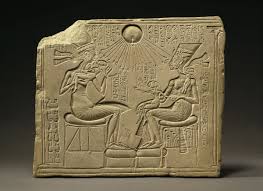 <p>22. Akhenaten, Nefertiti, and three daughters</p>