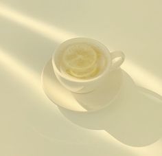 <p>Kroppens ytre forsvar består av alle kroppens overflater og slimhinner sammen med kroppsvæsker som har bakteriedrepende egenskaper</p>