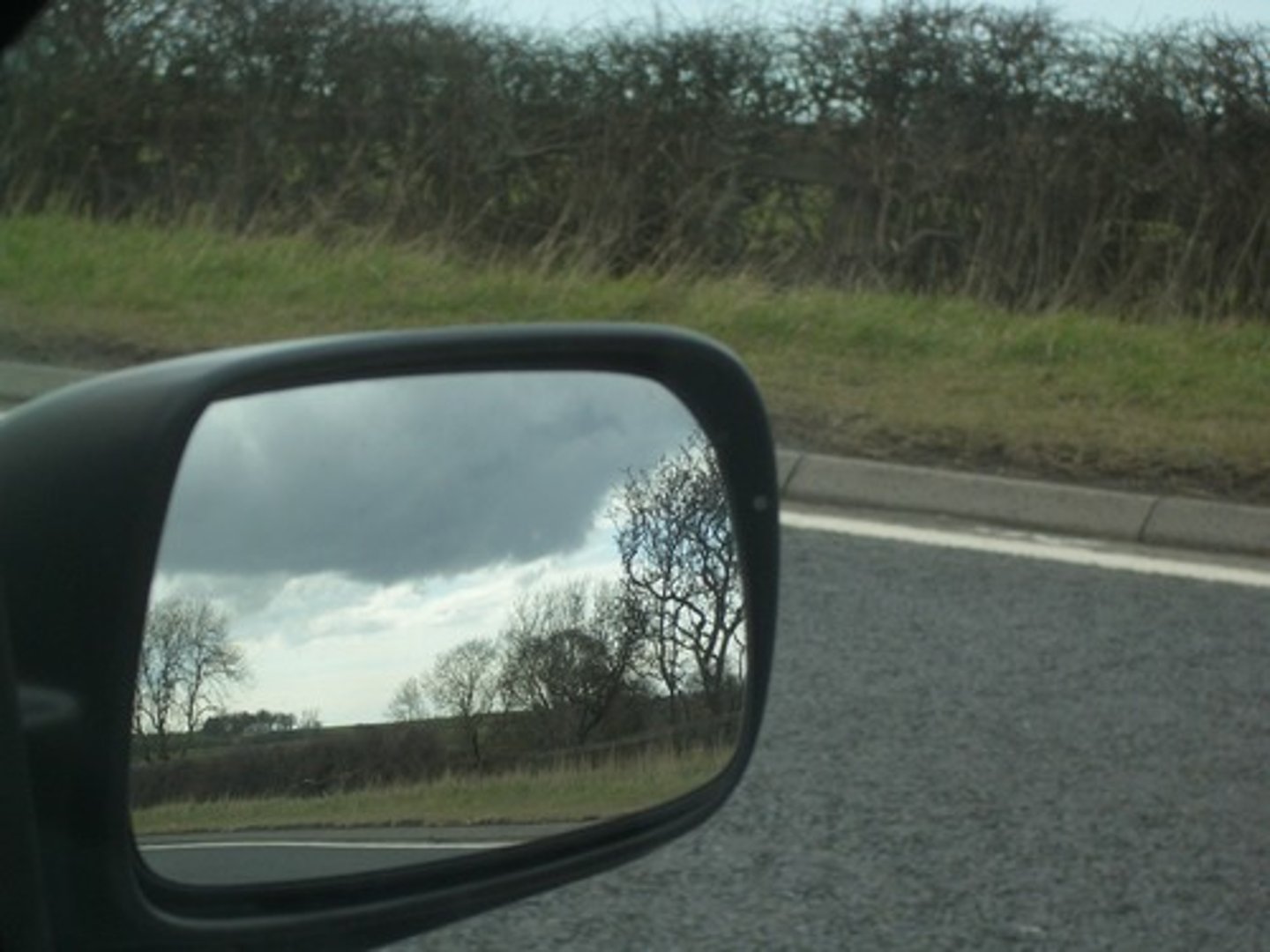 <p>soi lại hình ảnh của mình</p>