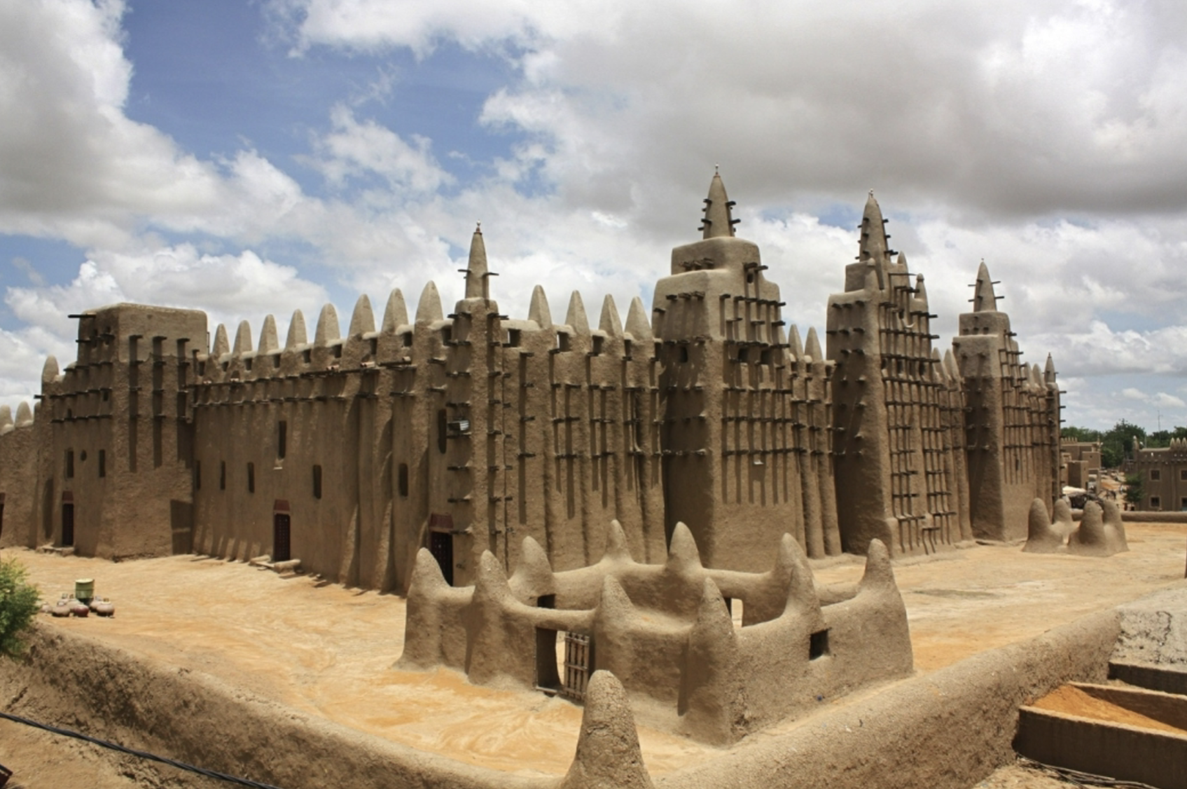 <ol><li><p><span><strong>Cultural Adaptation of Islam: </strong>Merges Islamic architectural principles with local materials and traditions, showcasing regional identity.</span></p></li><li><p><span><strong>Sustainability and Community: </strong>The annual plastering festival underscores communal effort and the interdependence of the mosque and its people.</span></p></li><li><p><span><strong>Symbol of Prosperity: </strong>Reflects the wealth and cultural prominence of the Ghana Empire during its peak.</span></p></li></ol><p></p>