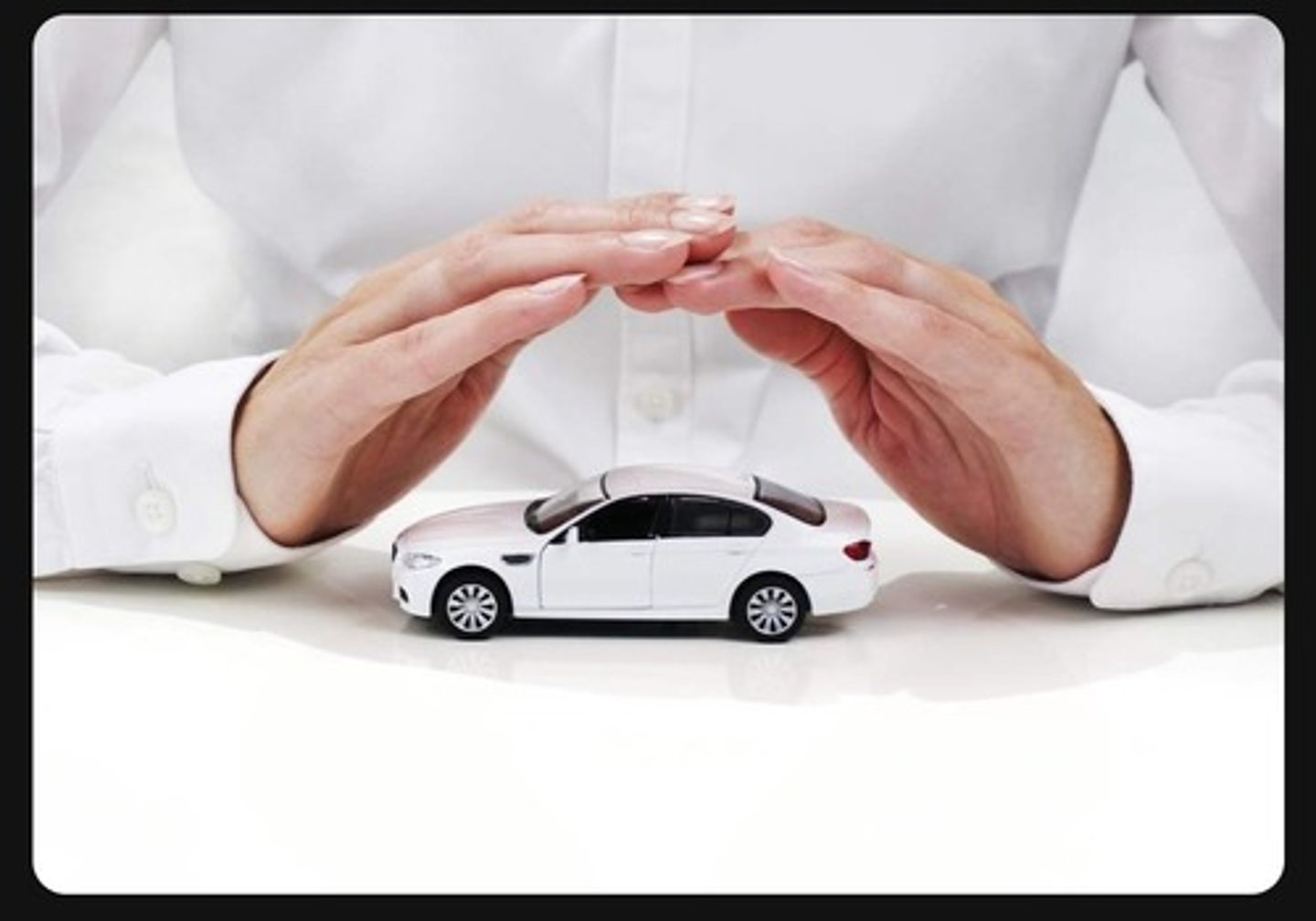 <p>bảo hiểm</p><p>_____ protects businesses from risks.</p>