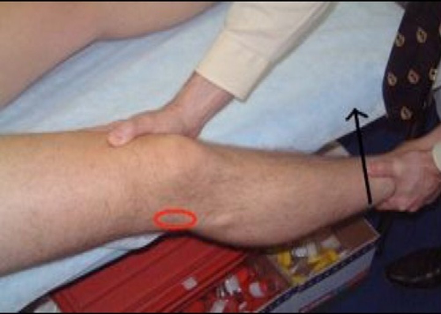<p>- diagnosis: lateral collateral ligament pathology</p><p>- how: apply varus stress to both knees (once extended &amp; once in 30º of flexion)</p><p>+ = affected joint opens laterally</p>