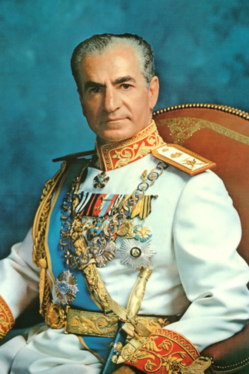 <p>Failure of the leader, Shah Reza Pahlavi, to meet needs of the people. Shah supported Western ideas, not Muslim ideas.</p>