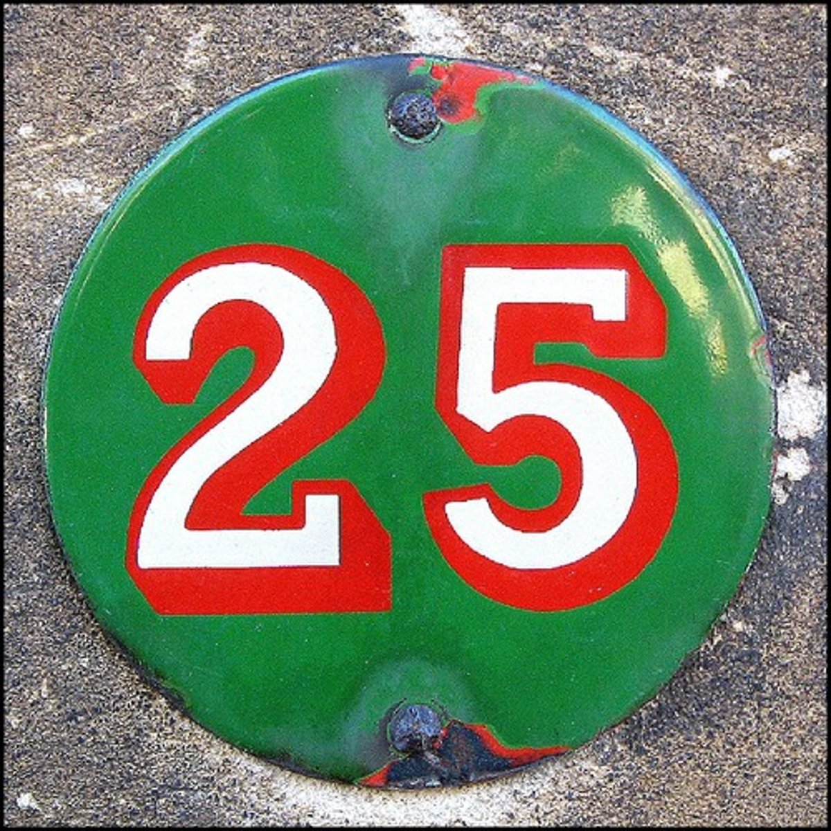 <p>twenty-five</p>