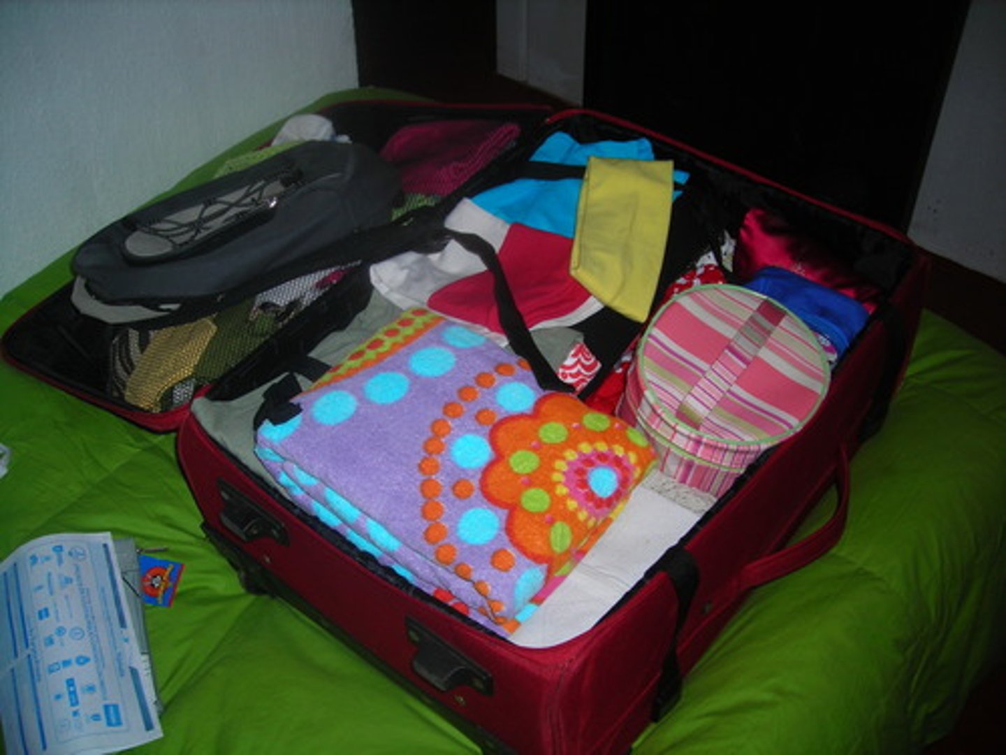 <p>( to pack) preparar el equipaje</p>
