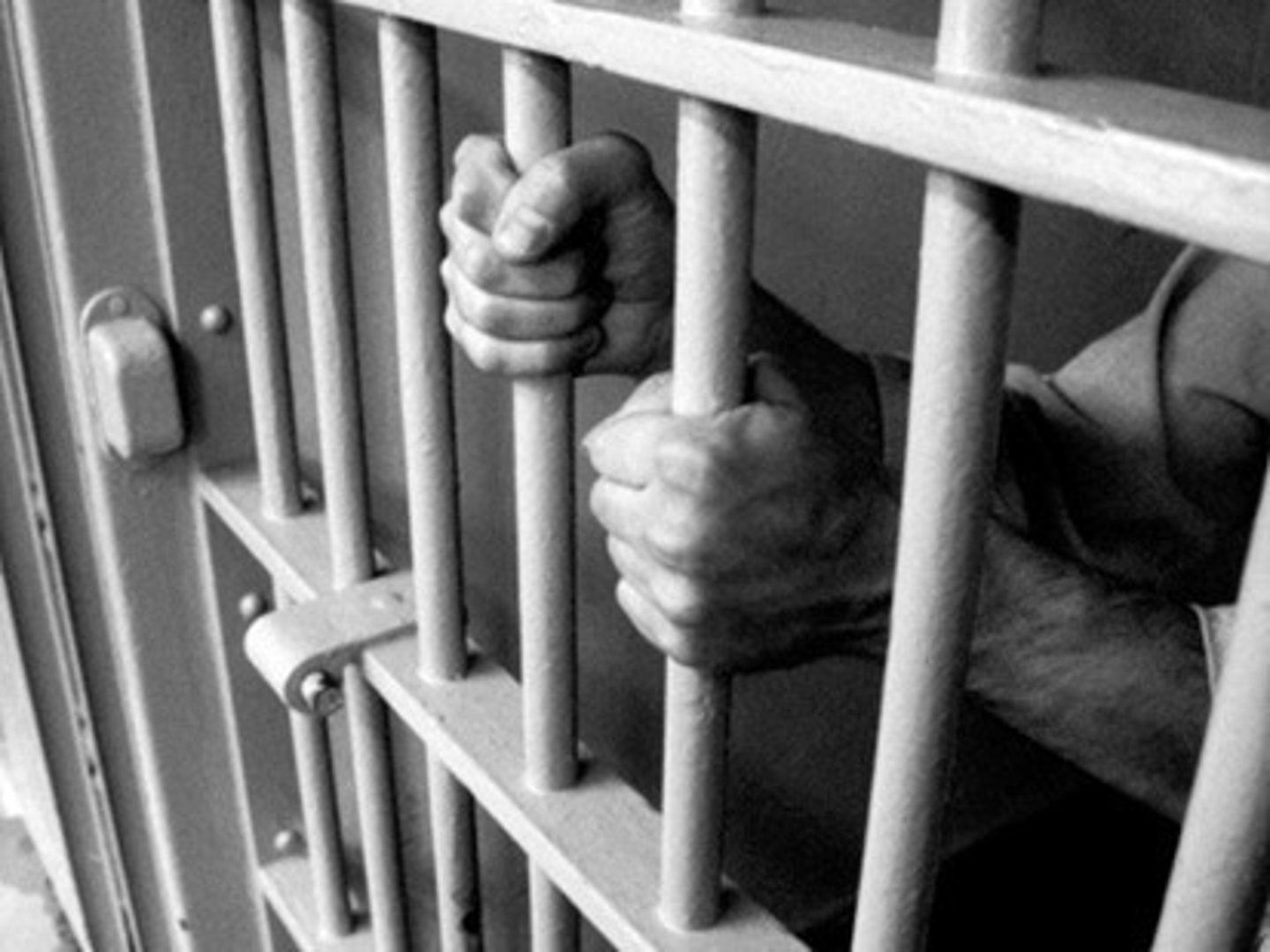 <p>to imprison</p>