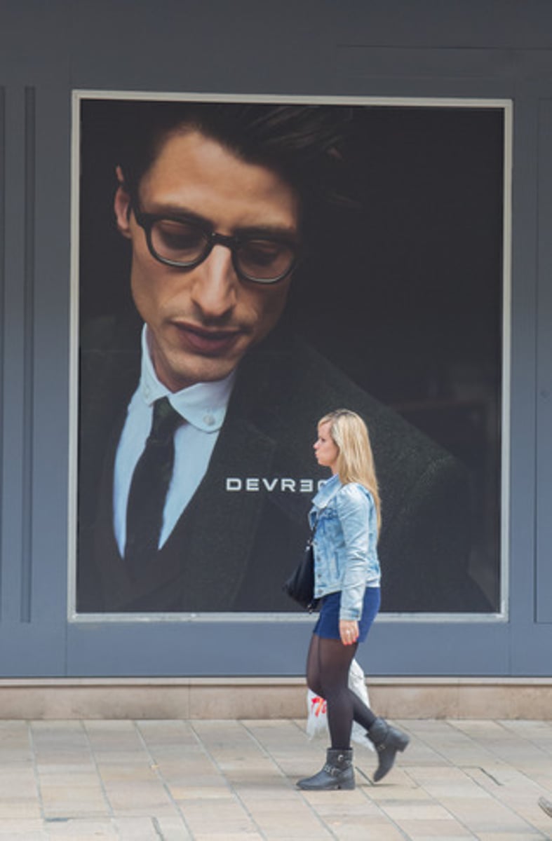 <p>(n) sự quảng cáo</p>