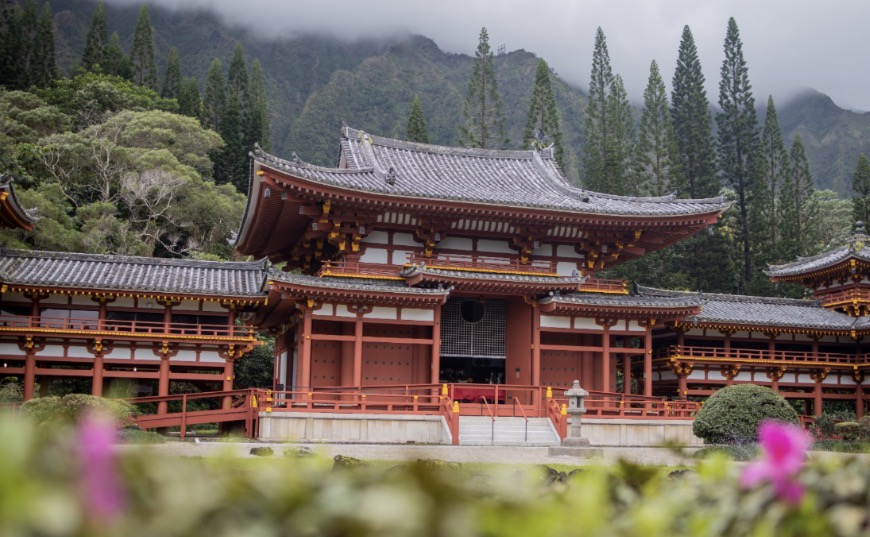 <p>What religion does this temple belong to?</p>