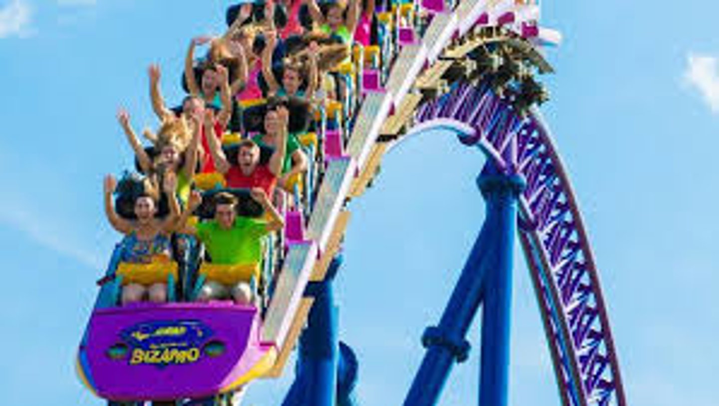 <p>a holiday involving exciting activities: kỳ nghỉ mạo hiểm</p>