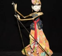 <ul><li><p>wooden puppet</p></li><li><p>made of carved wood and adorned with decoration</p></li><li><p>movements appear to mimic human dance</p></li></ul><p></p>