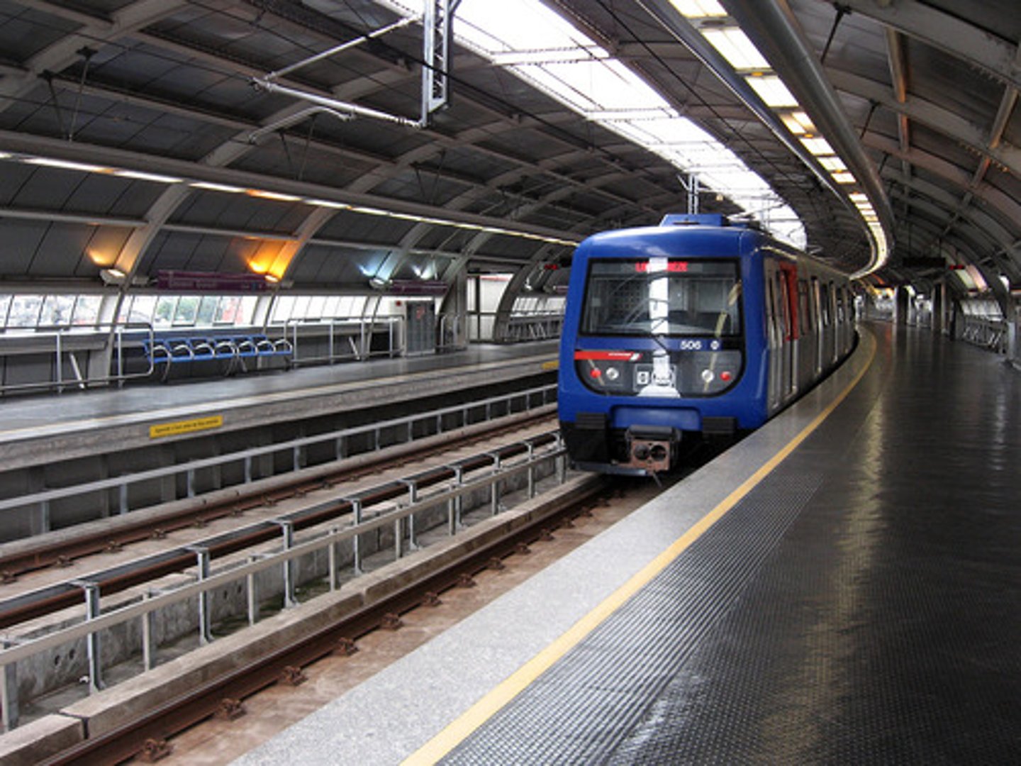 <p>Tàu điện ngầm </p>