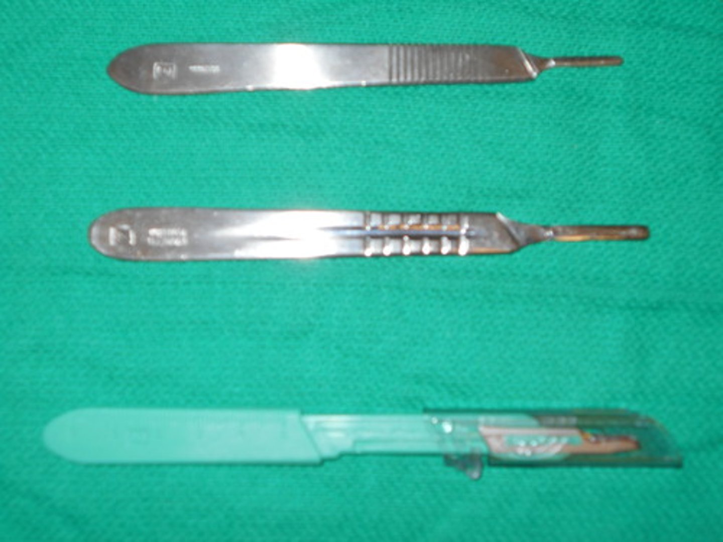 <p>instrument to cut</p>