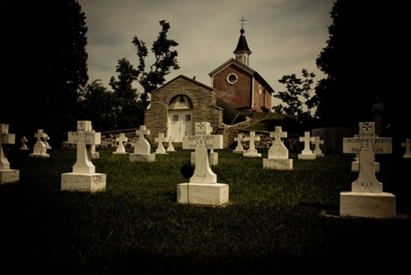 <p>A poem that remembers a person who has died</p>