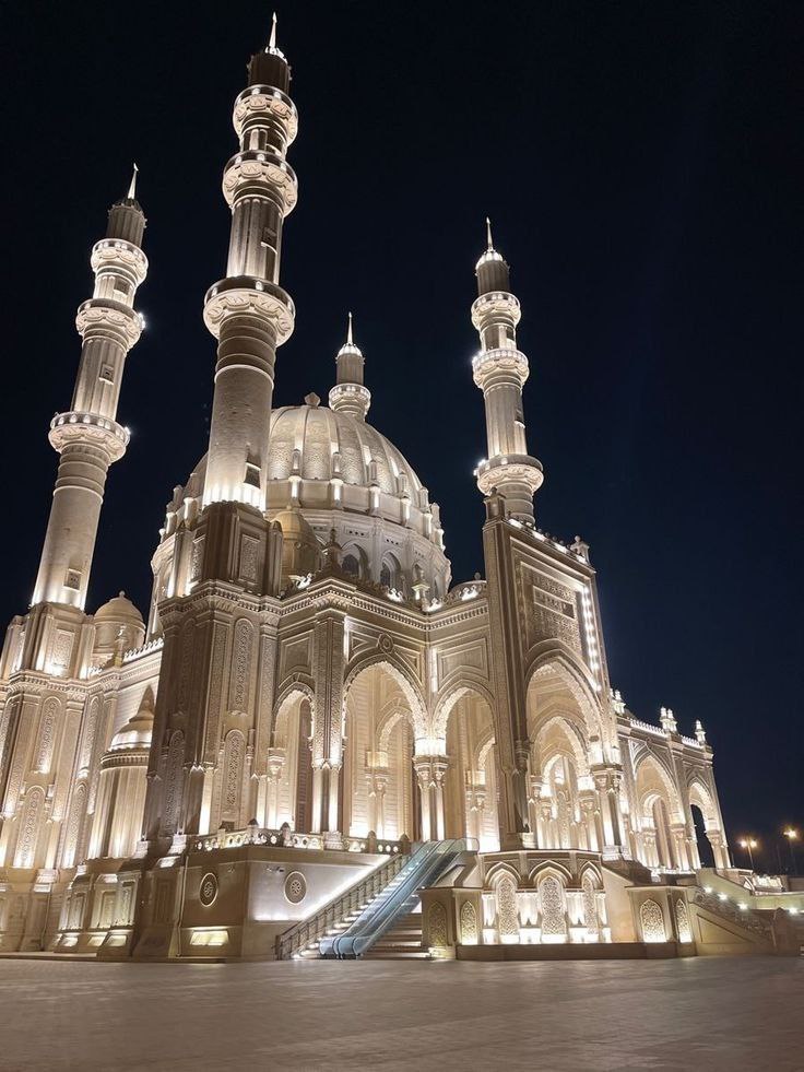 <p><em>Masjid</em></p>