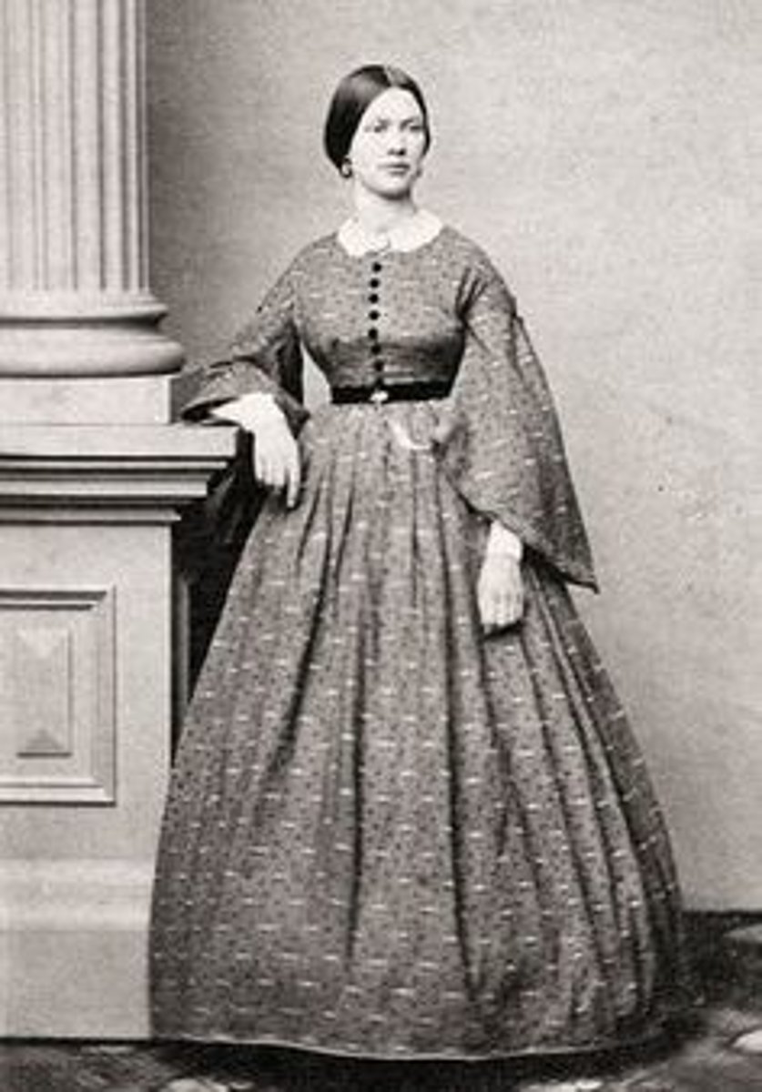 <p>Open sleeve which flared widely below the elbow; drew attention to lingerie under the sleeves.</p><p>- early victorian era</p>