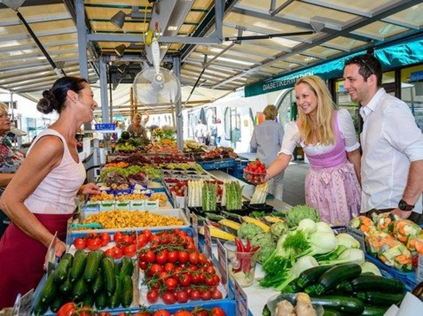 <p>しょうばい 【THƯƠNG MẠI】</p><p>bán buôn, thương mại</p>