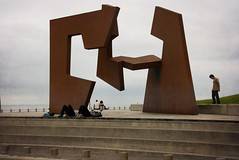 <p>the sculpture</p>