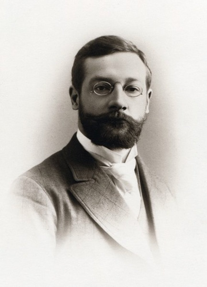 <p>student of Wundt and psychologist that helped found structuralism, or the usage of introspection to discover the mind's structure</p>