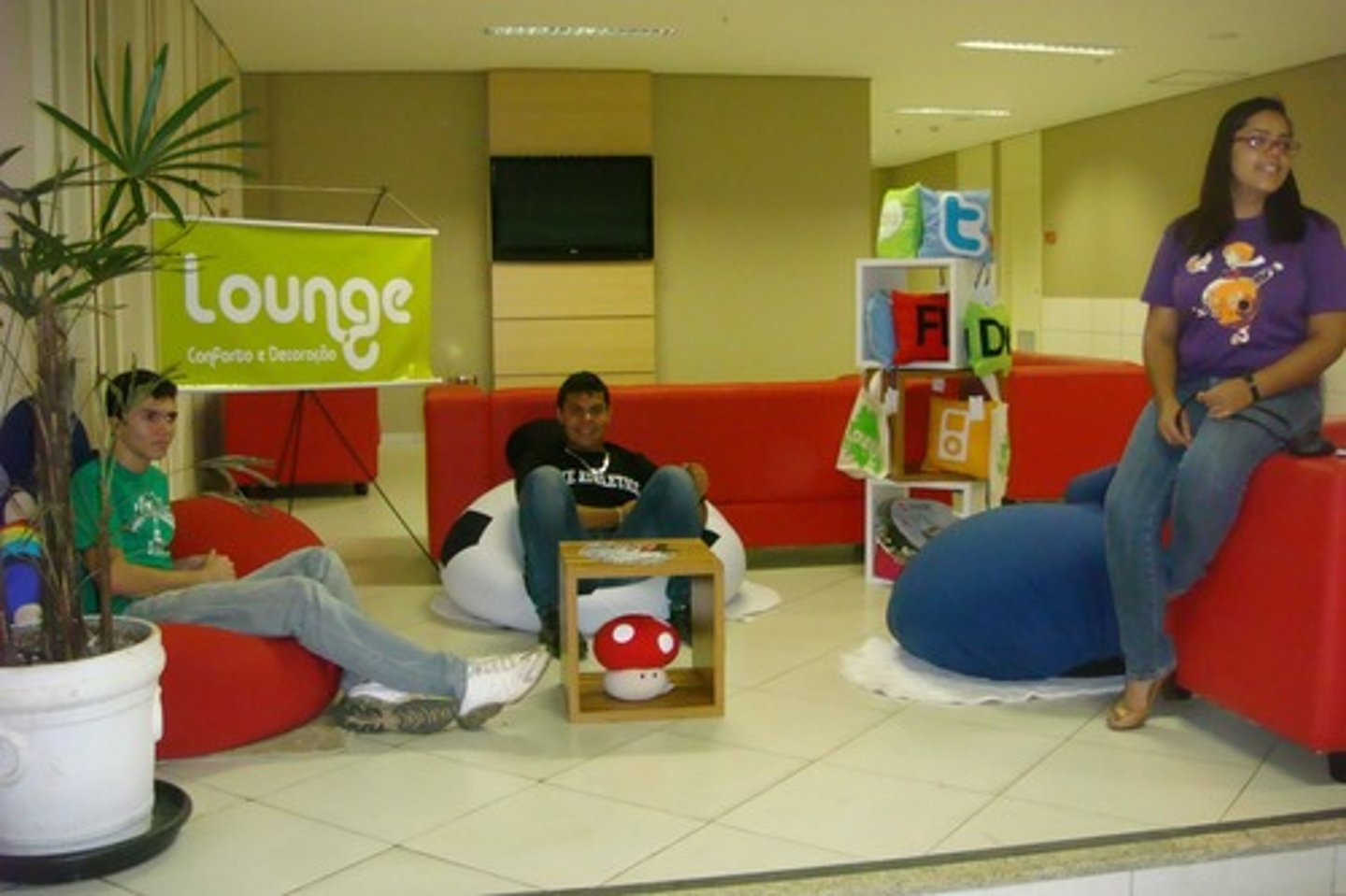 <p>/Xiūxi shì/</p><p>Phòng nghỉ ngơi</p>