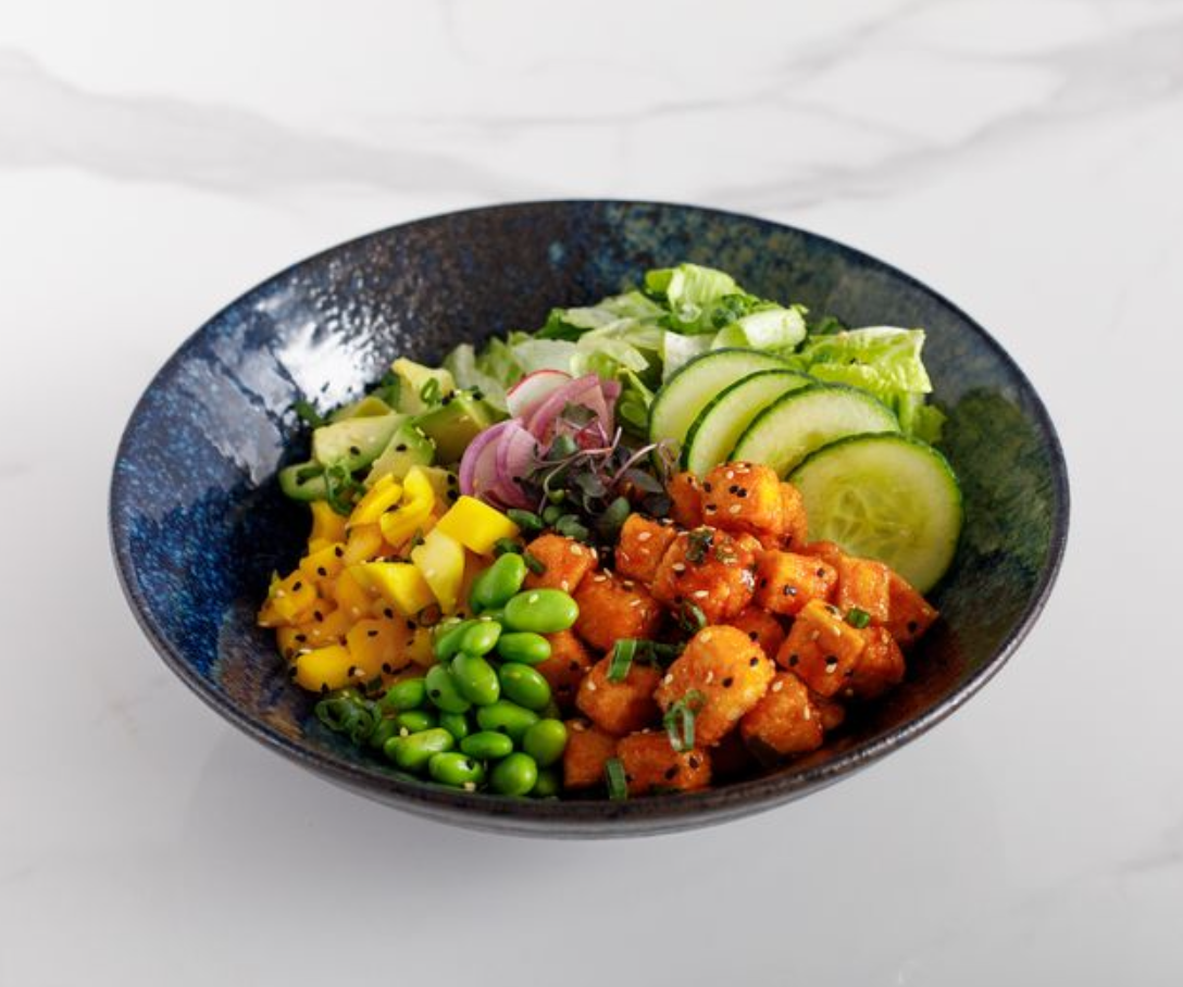 <p>100% Plant Based - good option for vegetarians. <span>soy chili tofu, jasmine rice, mango, cucumber, avocado, edamame, ginger, radish</span></p><p><span>➔ Crispy Tofu<br>➔ Soy Chili Sauce<br>➔ Jasmine Rice<br>➔ Green onion<br>➔ Avocado<br>➔ Edamame Beans<br>➔ Rainbow Radish Slices</span></p><p><span>➔ Iceberg / Napa Cabbage ➔ Fresh Mango<br>➔ Pickled Ginger<br>➔ Sliced Cucumbers</span></p><p><span>➔ Sesame Seeds<br>➔ Purple Radish Sprouts ➔ Ponzu</span></p><p><span><strong>Pre-Service: </strong>➔ Chopsticks</span></p><p></p>