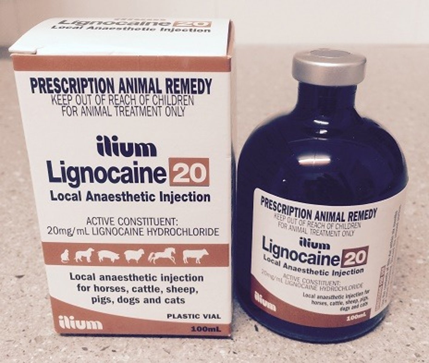 <p>: Tiêm một loại thuốc gây tê cục bộ mạnh</p><p>Synonyms: Apply a powerful local anesthetic</p><p>Example: The dentist administered a strong local anaesthetic(= a substance that makes you unable to feel pain in part of your body). before the procedure</p>