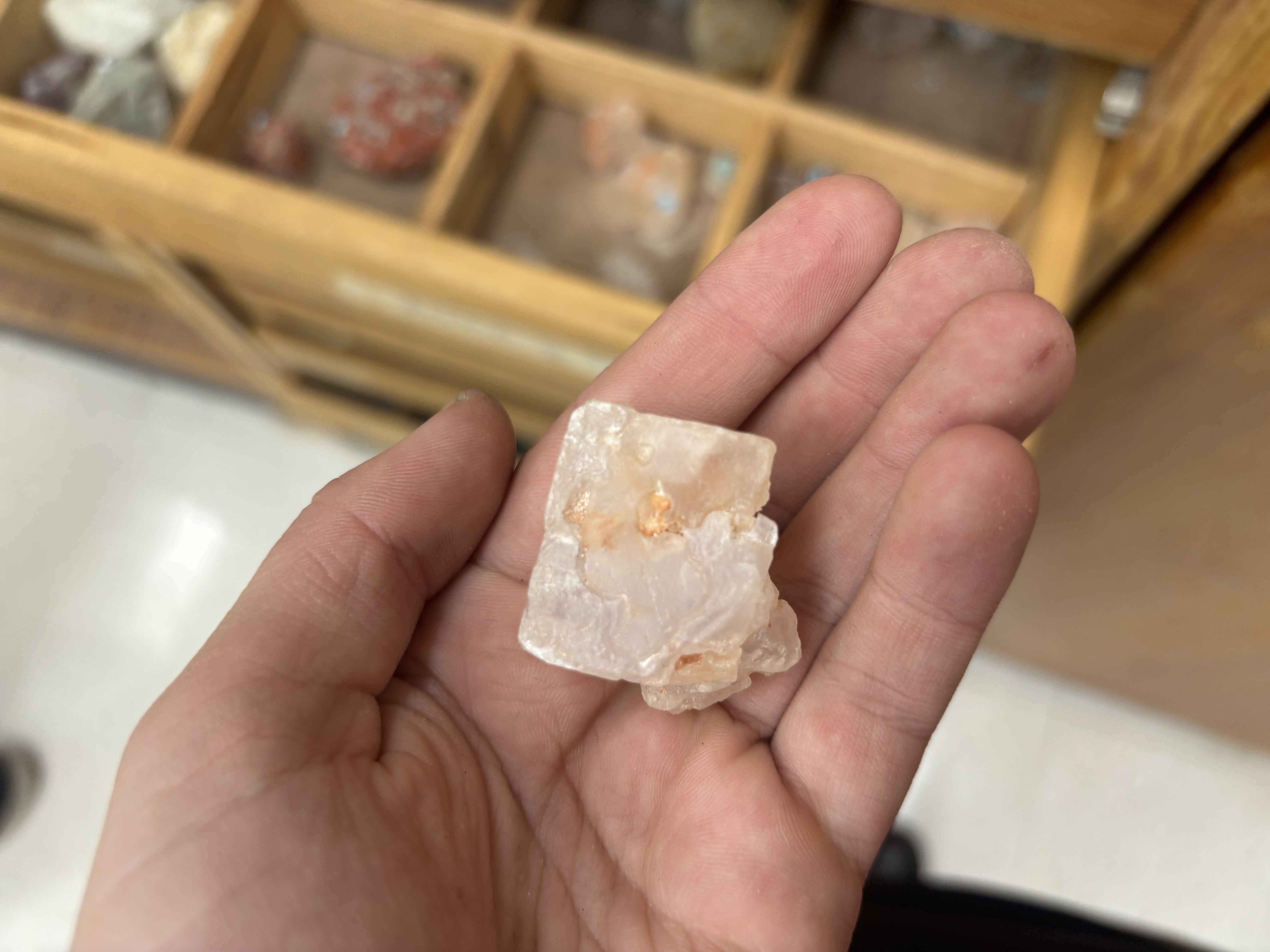 <p>Mineral, diagnosis</p>