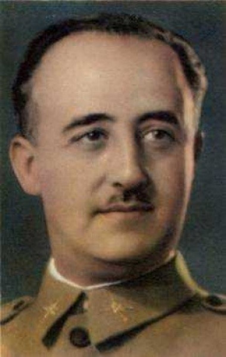 <p>era: espana franquista</p><p>dictador de espana</p><p>nacionalisto</p><p>el general mas joven en europa</p><p>cuando murió, su sucesor reparó el país</p>