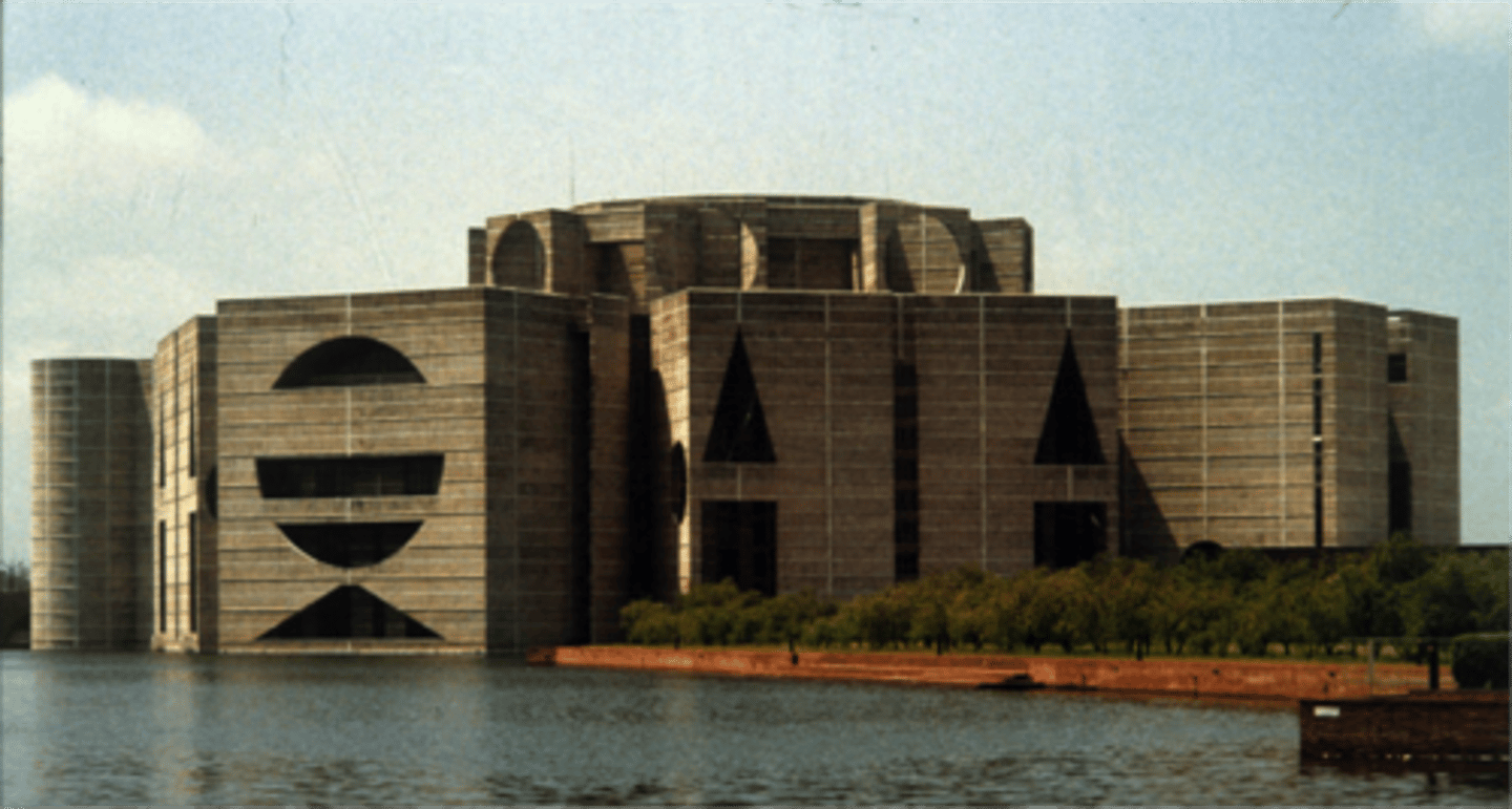 <p>METSELWERK</p><p>- grote schaal: baksteen dient als menselijke maat</p><p>- opening zonder latei, door bogen</p><p>- fortificatie adhv baksteen</p>