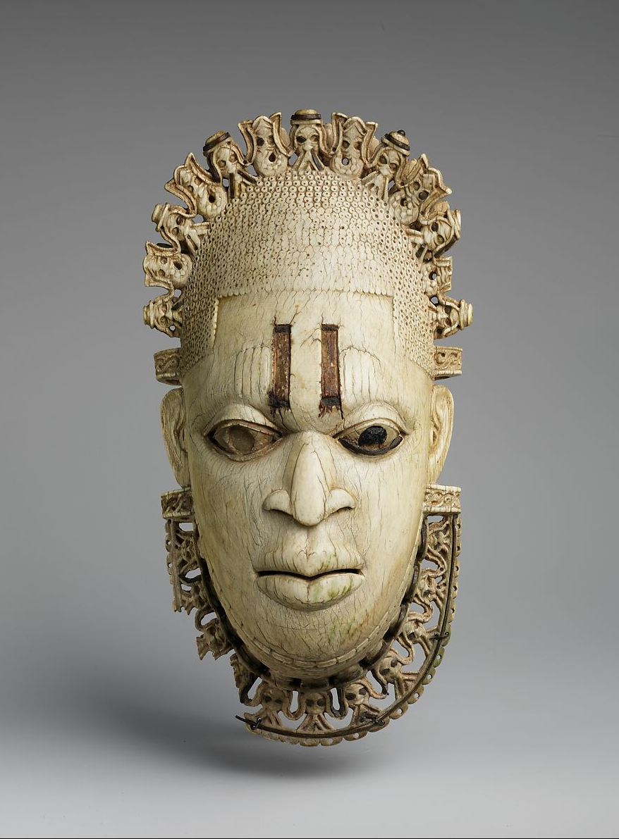 <p>Queen Mother Pendant Mask (Iyoba)</p>