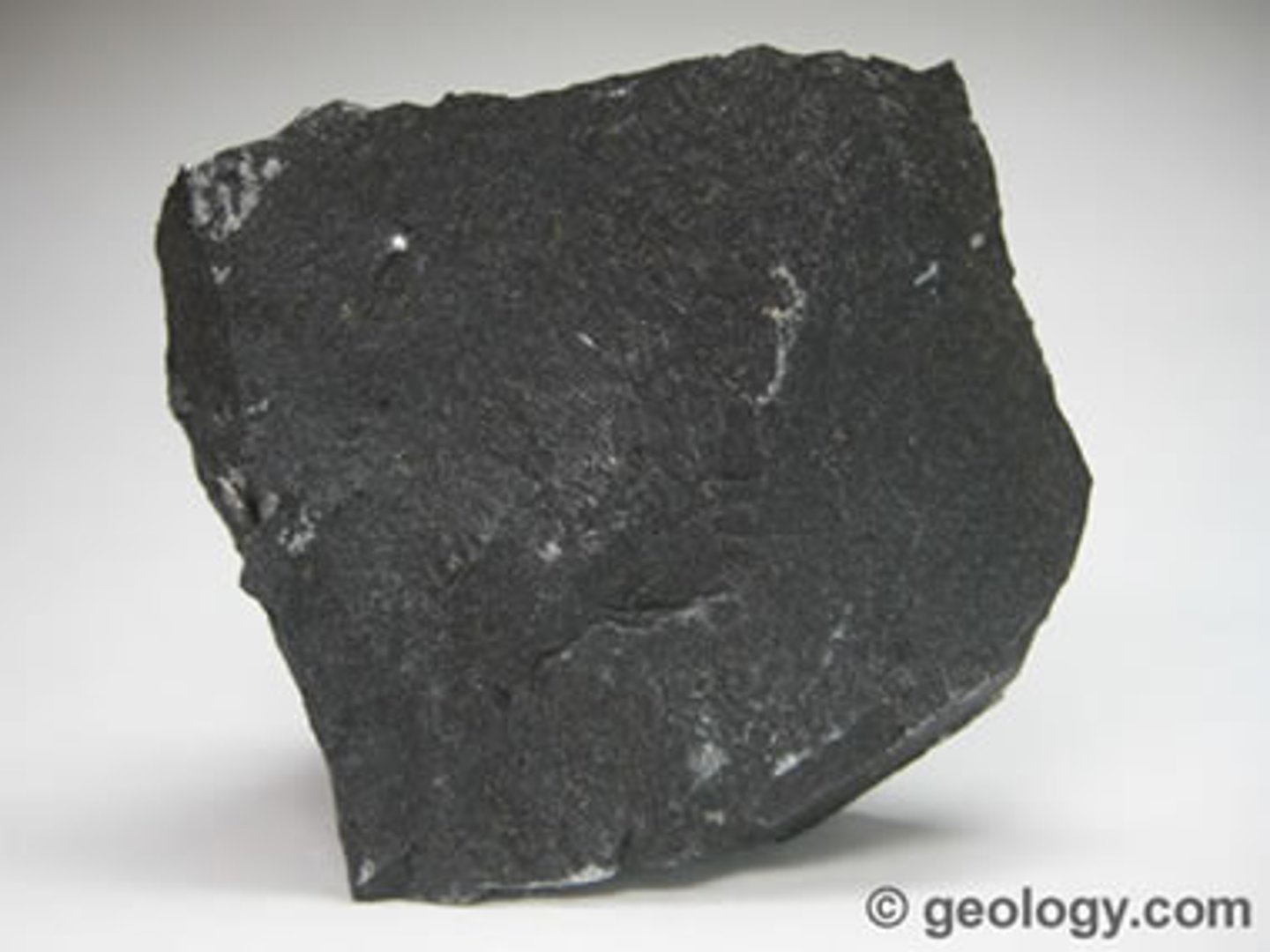 <p>Extrusive, mafic, formed at hot spots and in crust near spreading centers</p>