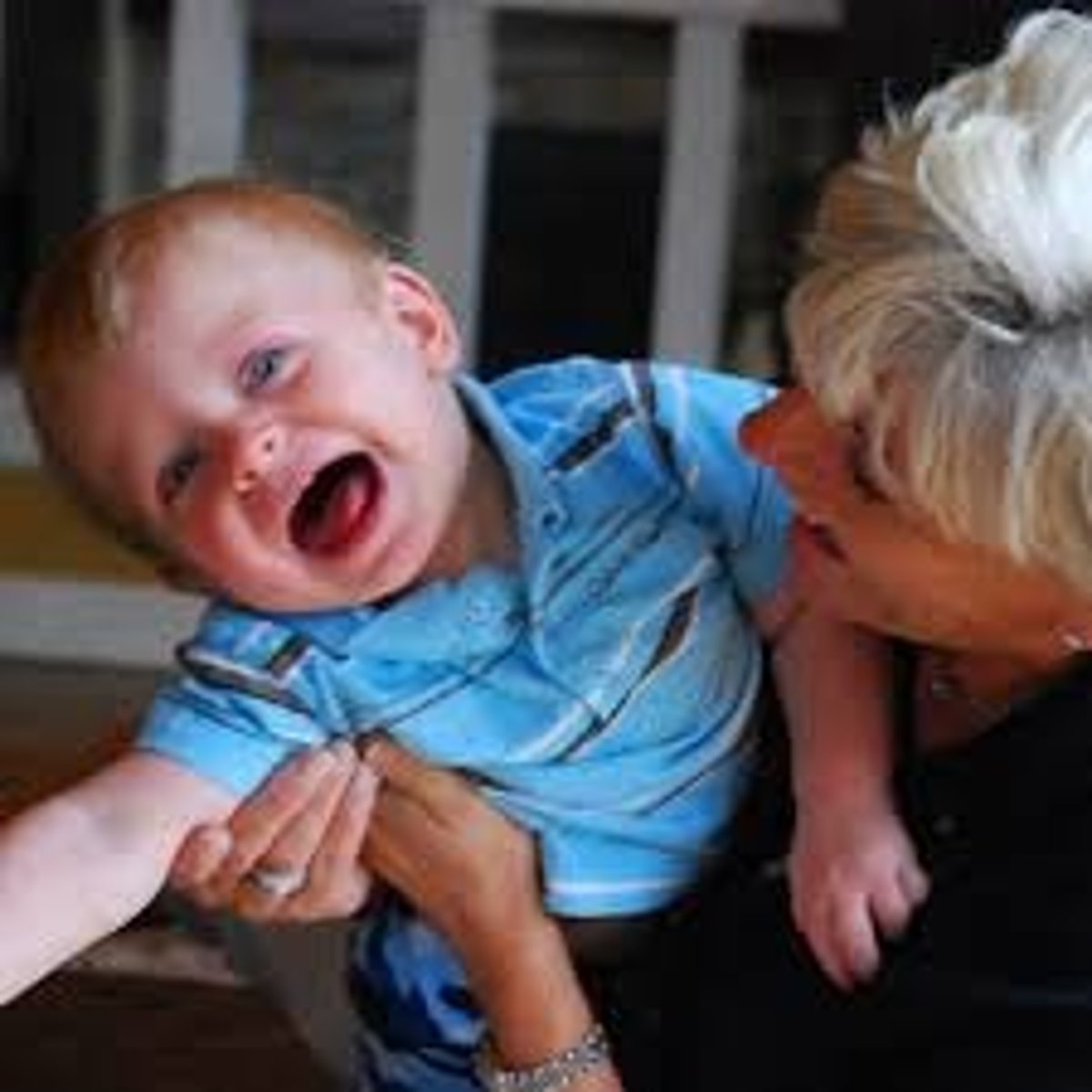 <p>the fear of strangers that infants commonly display, beginning by about 8 months of age</p>