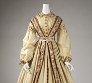 <p>wide, long sleeve gathered at the wrist; fullness pushed from both ends to the middle</p>