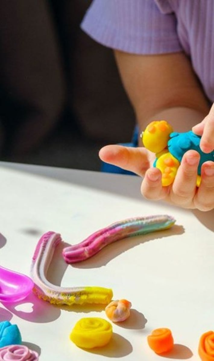 <p>They make stepping motions when held upright, indicating early neural pathways for walking.</p>